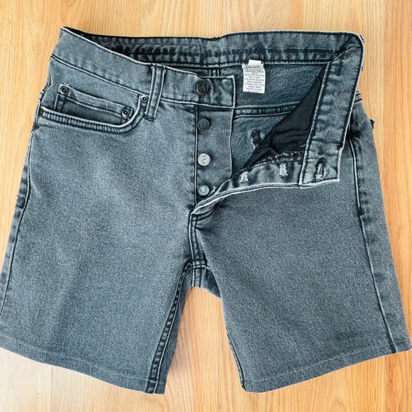 Marc by Marc Jacobs hemmed Jean shorts. - Picture 1 of 7
